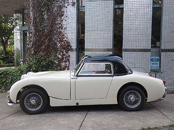 1960 AUSTIN HEALEY SPRITE MK-1　ハードトップ付き